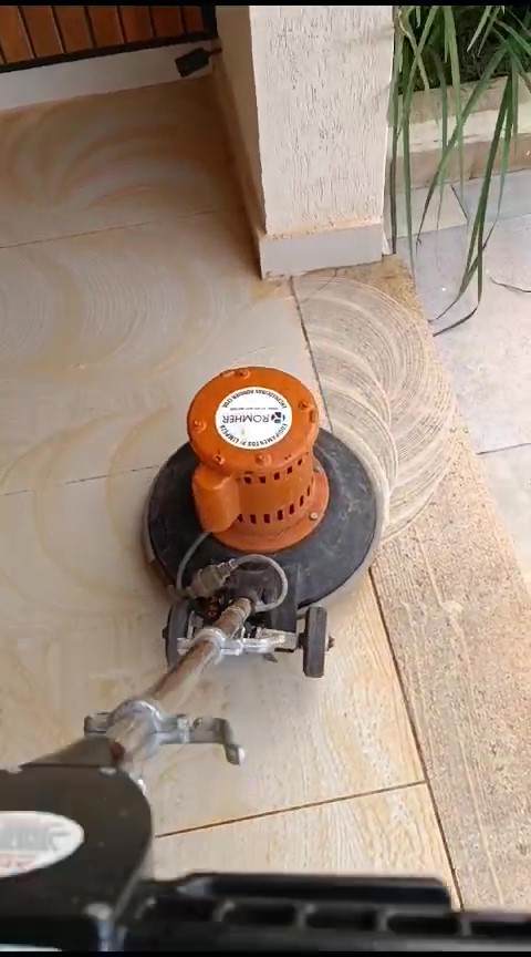 Limpeza com máquina